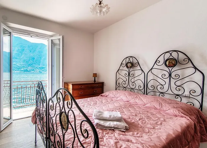 Da Flora - Wonderful Lakefront View Apartman