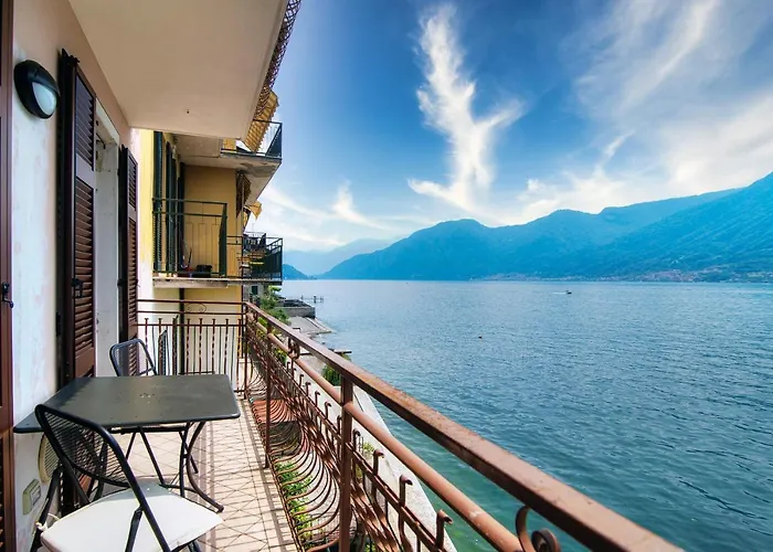 Da Flora - Wonderful Lakefront View Apartman