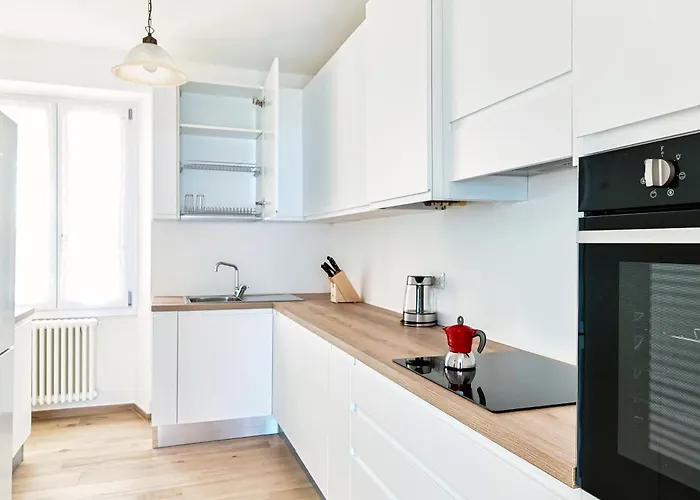 Da Flora - Wonderful Lakefront View Apartman *