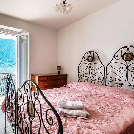 Da Flora - Wonderful Lakefront View 아파트